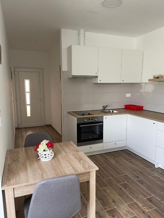 Apartamento Apartman Solin 2, Parking Exterior foto
