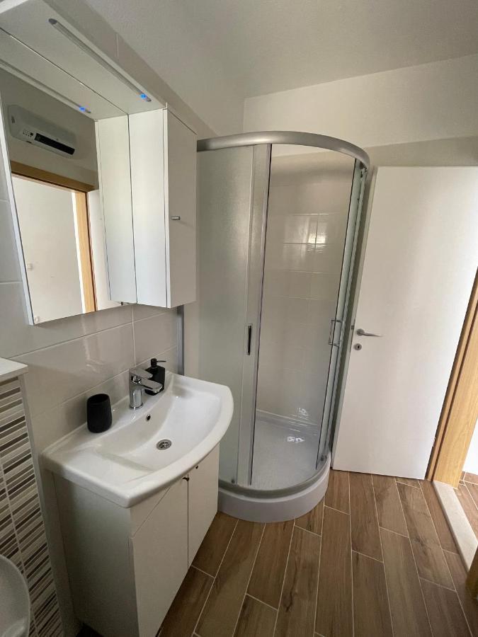 Apartamento Apartman Solin 2, Parking Exterior foto