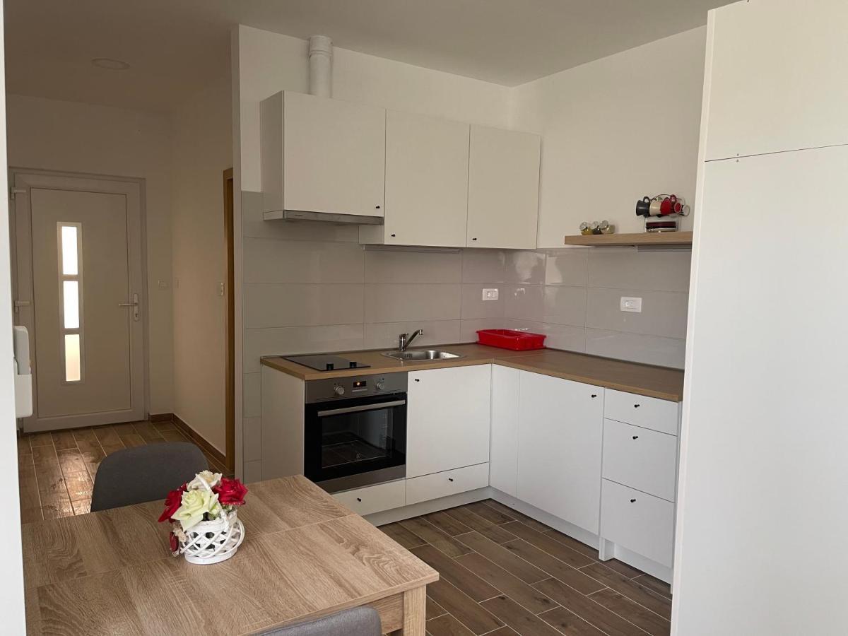 Apartamento Apartman Solin 2, Parking Exterior foto